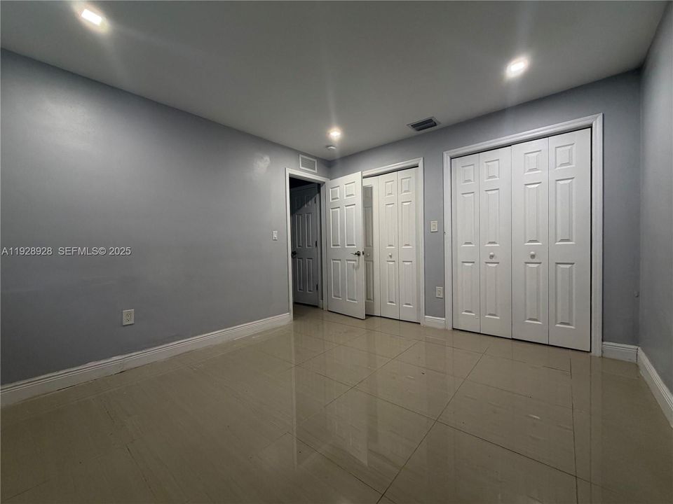 For Rent: $6,900 (5 beds, 4 baths, 3488 Square Feet)