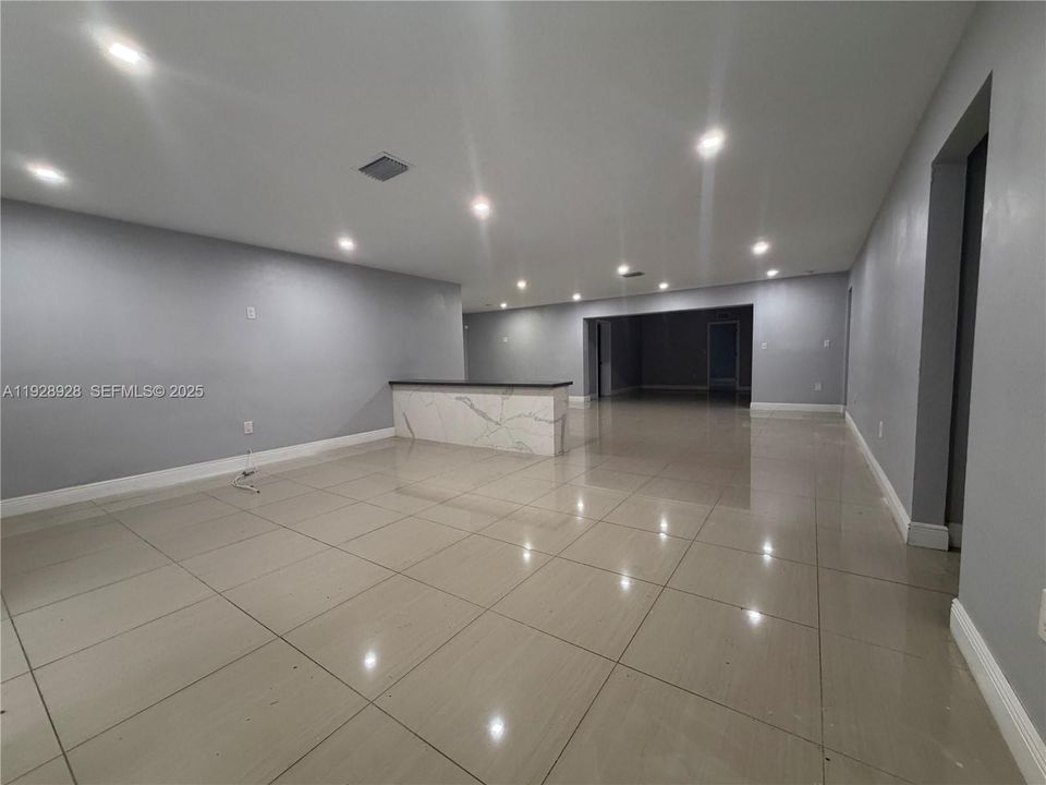 For Rent: $6,900 (5 beds, 4 baths, 3488 Square Feet)