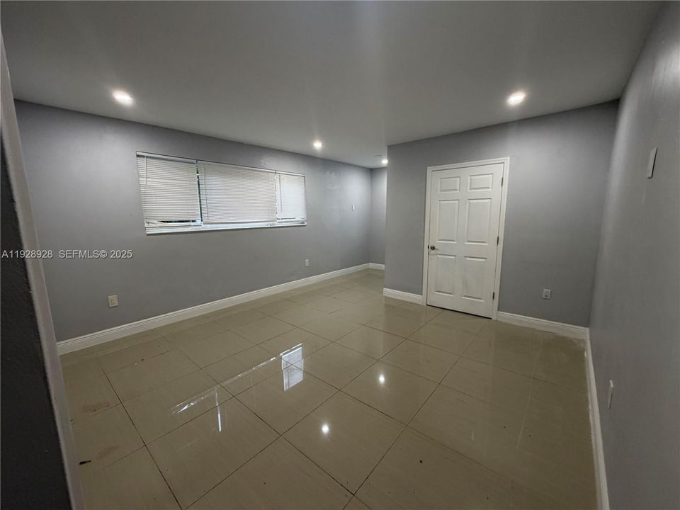 For Rent: $6,900 (5 beds, 4 baths, 3488 Square Feet)