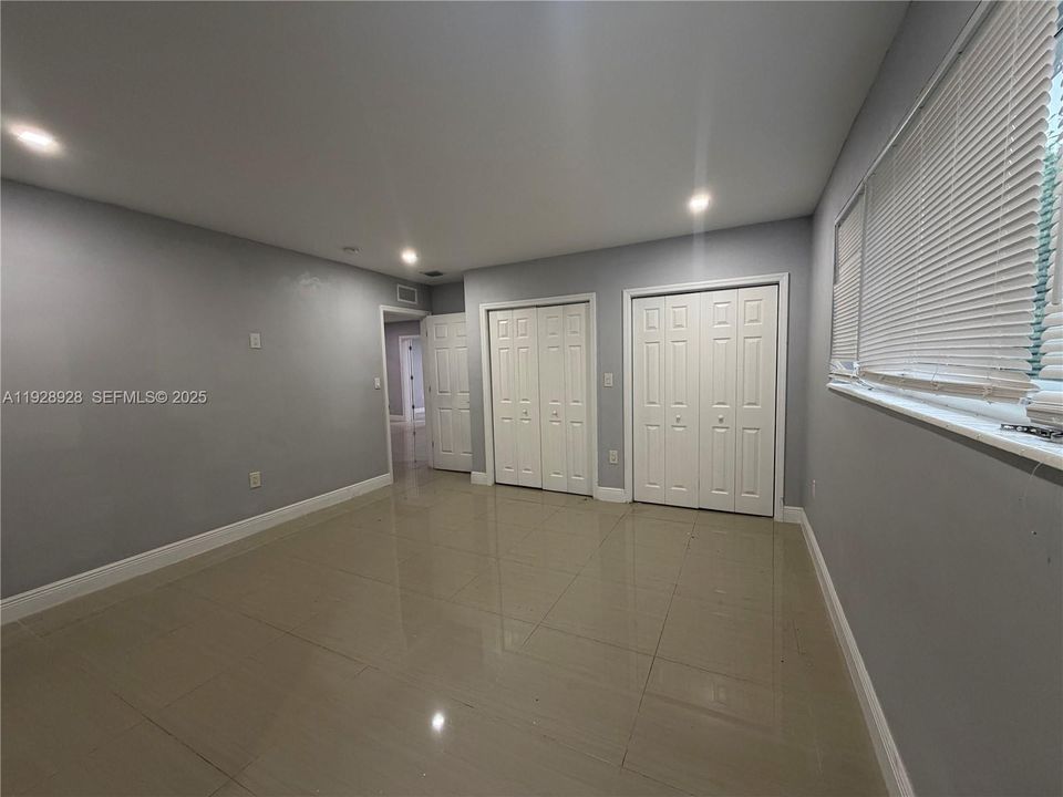 For Rent: $6,900 (5 beds, 4 baths, 3488 Square Feet)