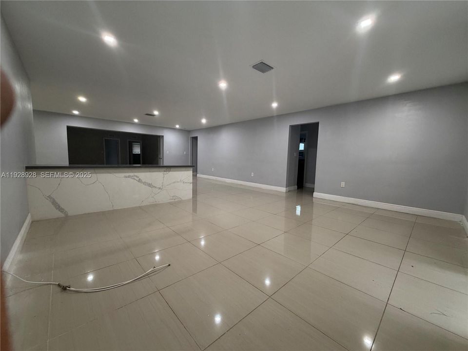 For Rent: $6,900 (5 beds, 4 baths, 3488 Square Feet)