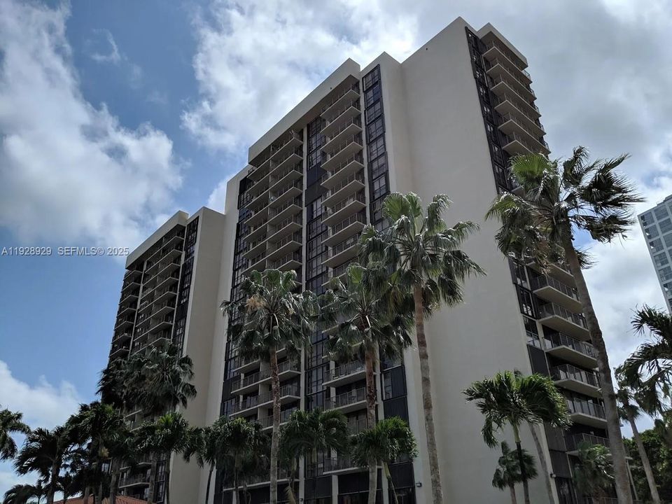 На продажу: $530,000 (2 спален, 2 ванн, 1030 Квадратных фут)