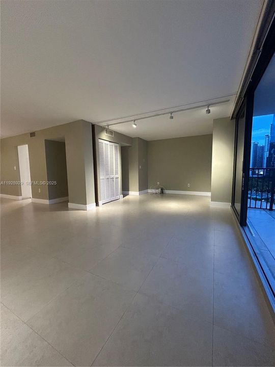 На продажу: $530,000 (2 спален, 2 ванн, 1030 Квадратных фут)