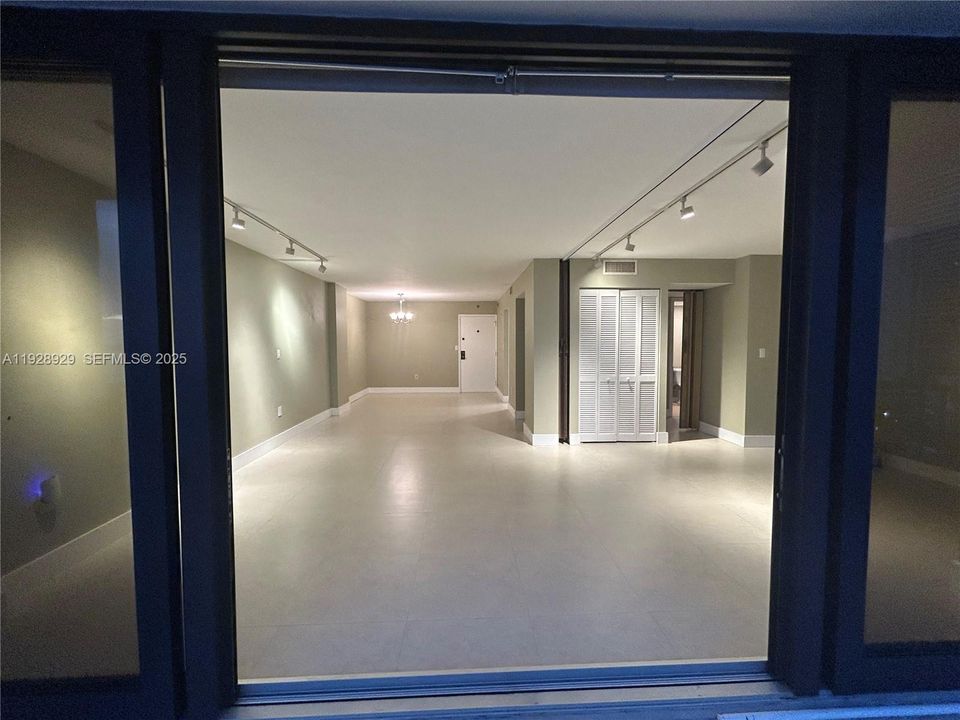 На продажу: $530,000 (2 спален, 2 ванн, 1030 Квадратных фут)