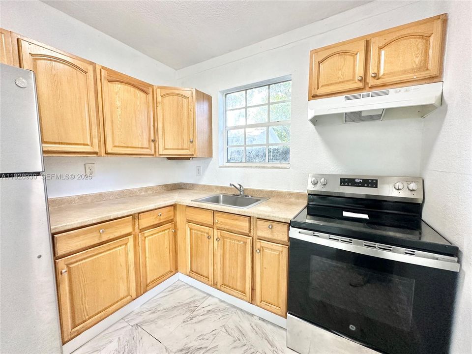 出租: $2,900 (3 贝兹, 2 浴室, 1253 平方英尺)