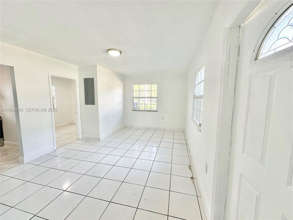 出租: $2,900 (3 贝兹, 2 浴室, 1253 平方英尺)