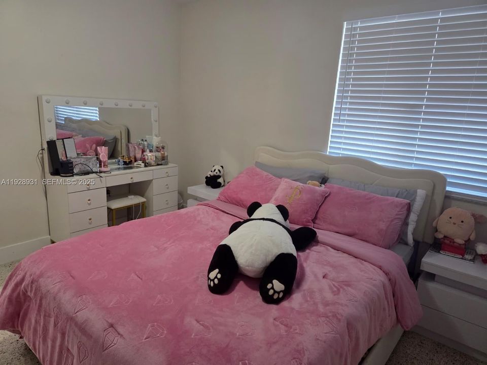 В аренду: $4,100 (4 спален, 2 ванн, 2284 Квадратных фут)