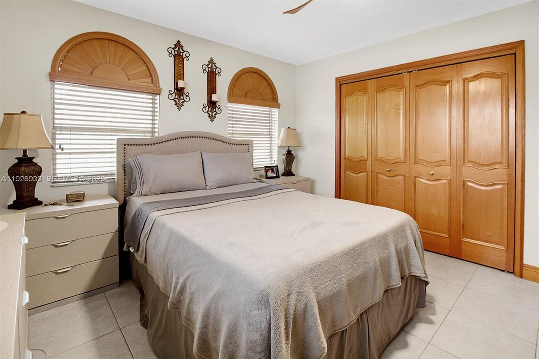 En Venta: $1,999,999 (5 camas, 4 baños, 4202 Pies cuadrados)