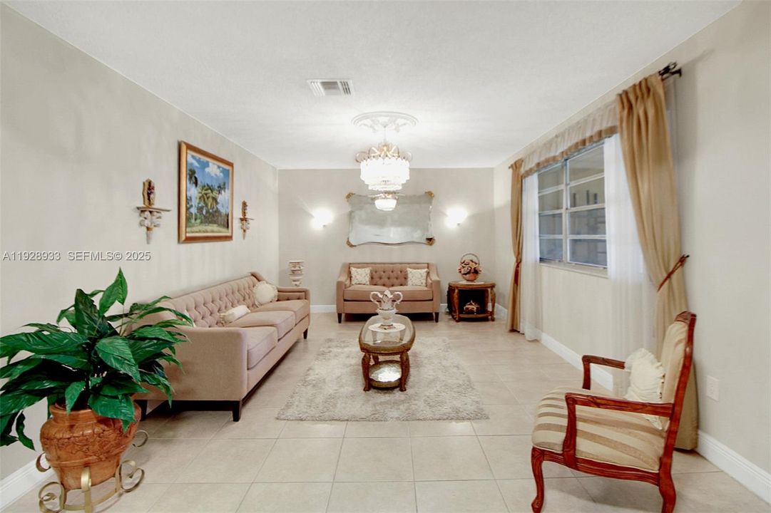 En Venta: $1,999,999 (5 camas, 4 baños, 4202 Pies cuadrados)