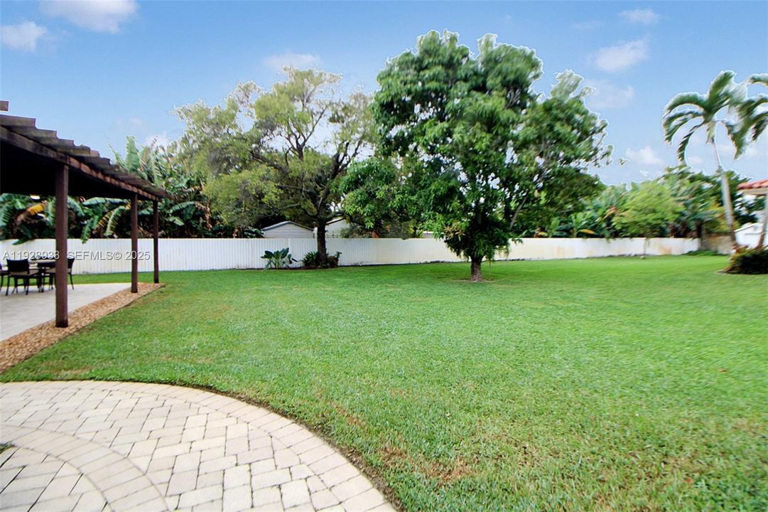 En Venta: $1,999,999 (5 camas, 4 baños, 4202 Pies cuadrados)