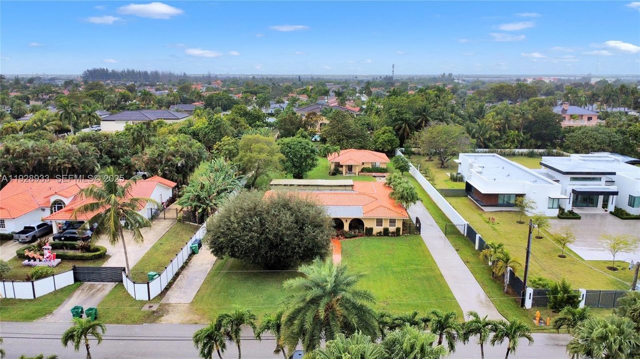 En Venta: $1,999,999 (5 camas, 4 baños, 4202 Pies cuadrados)