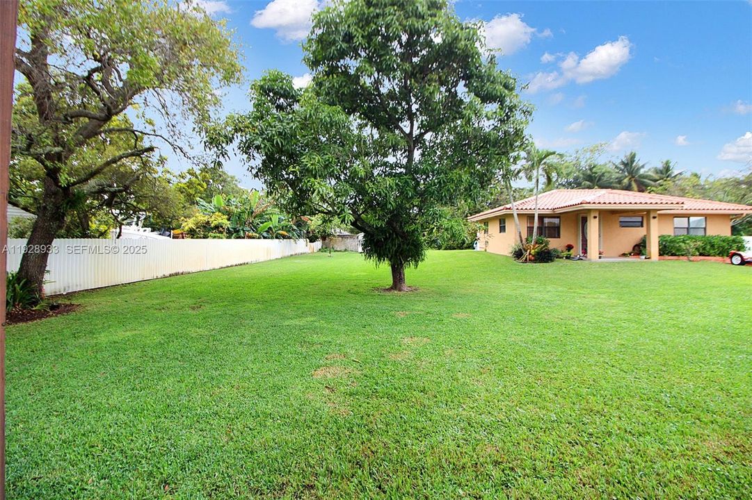 En Venta: $1,999,999 (5 camas, 4 baños, 4202 Pies cuadrados)