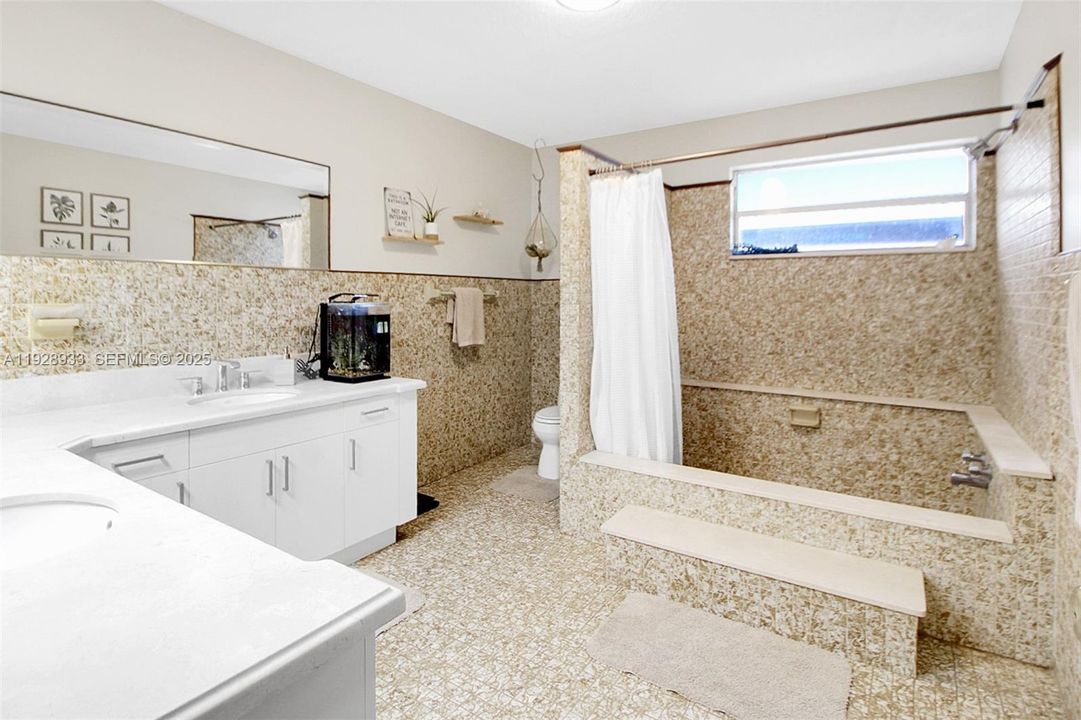 En Venta: $1,999,999 (5 camas, 4 baños, 4202 Pies cuadrados)