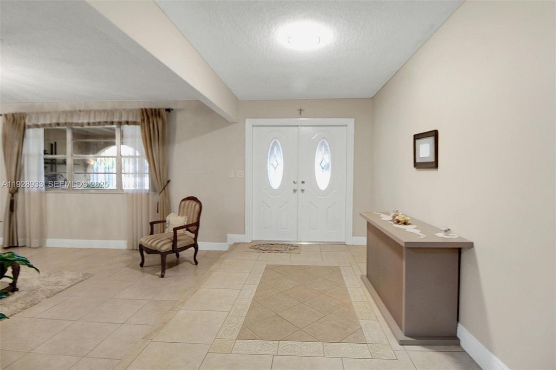 En Venta: $1,999,999 (5 camas, 4 baños, 4202 Pies cuadrados)