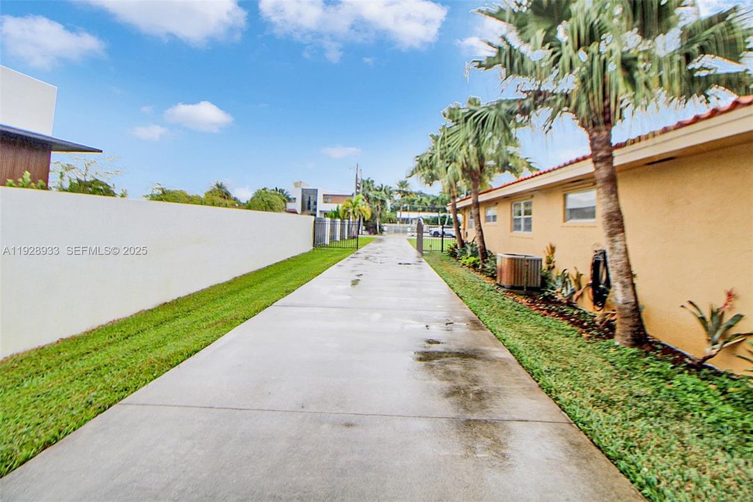 En Venta: $1,999,999 (5 camas, 4 baños, 4202 Pies cuadrados)