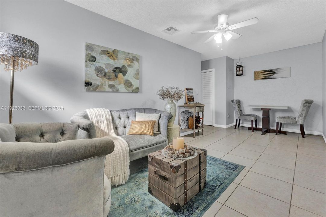 En Venta: $1,999,999 (5 camas, 4 baños, 4202 Pies cuadrados)