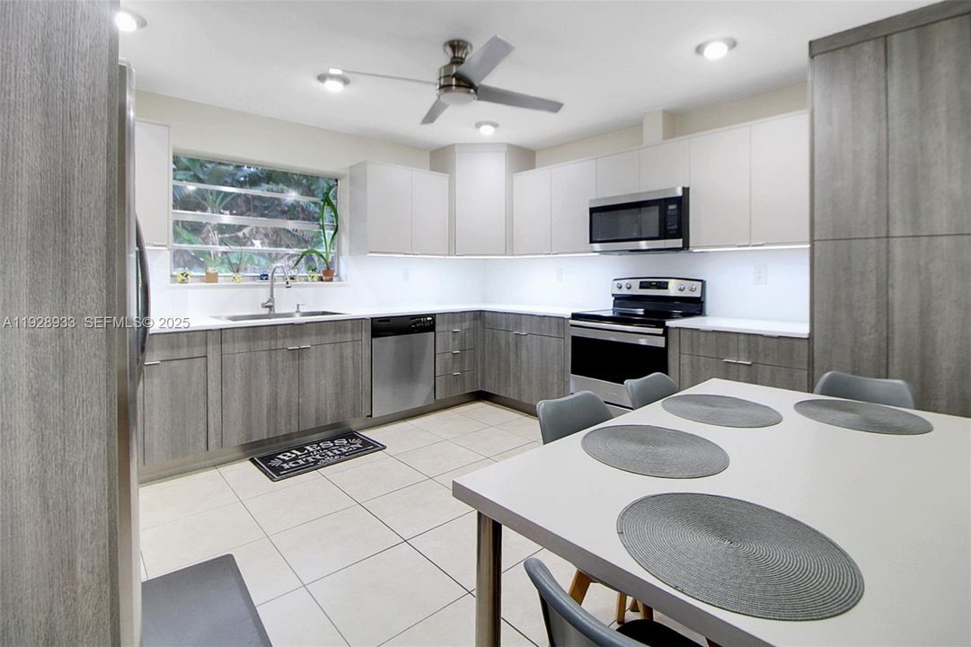 En Venta: $1,999,999 (5 camas, 4 baños, 4202 Pies cuadrados)