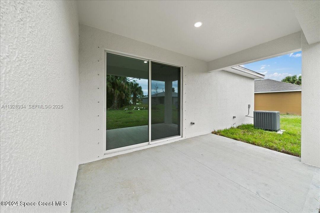 На продажу: $359,900 (4 спален, 2 ванн, 1775 Квадратных фут)