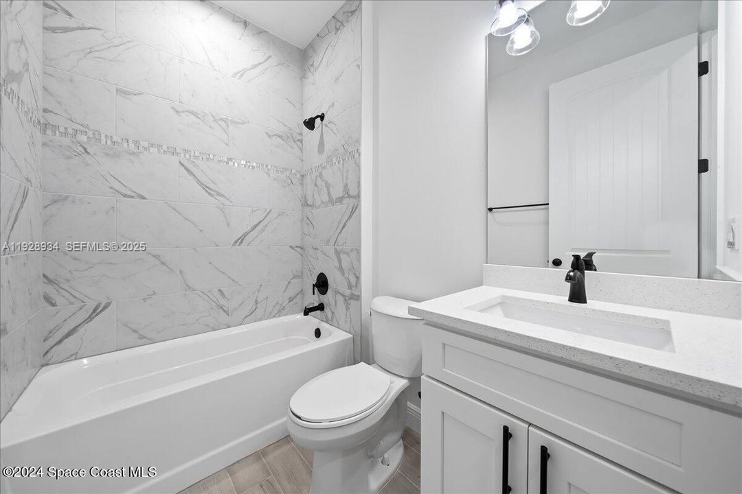 На продажу: $359,900 (4 спален, 2 ванн, 1775 Квадратных фут)