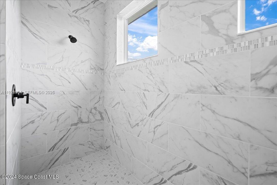 На продажу: $359,900 (4 спален, 2 ванн, 1775 Квадратных фут)