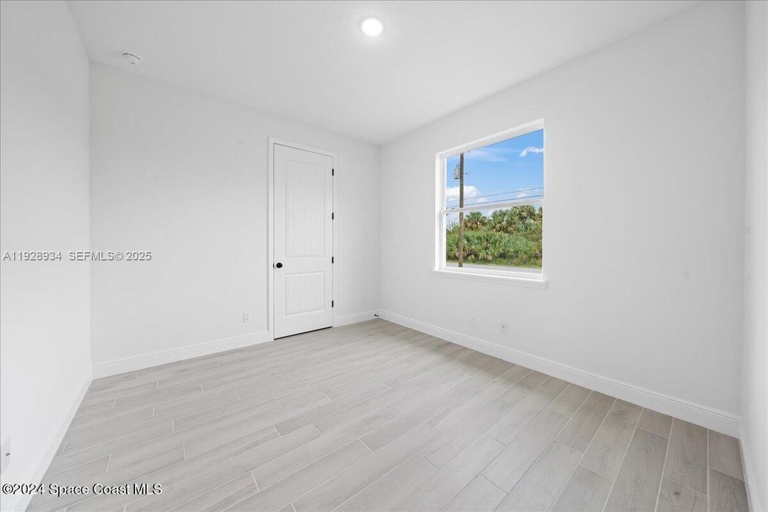 На продажу: $359,900 (4 спален, 2 ванн, 1775 Квадратных фут)