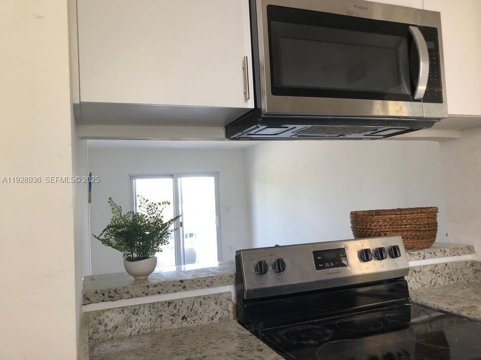 В аренду: $2,999 (2 спален, 1 ванн, 665 Квадратных фут)