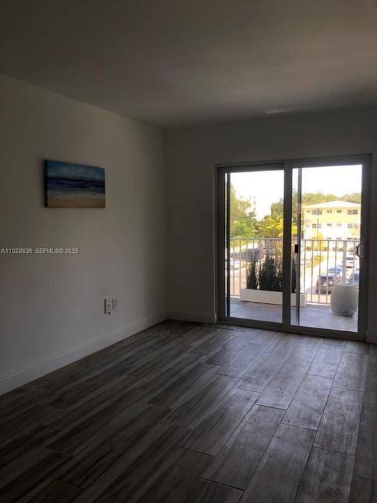 В аренду: $2,999 (2 спален, 1 ванн, 665 Квадратных фут)