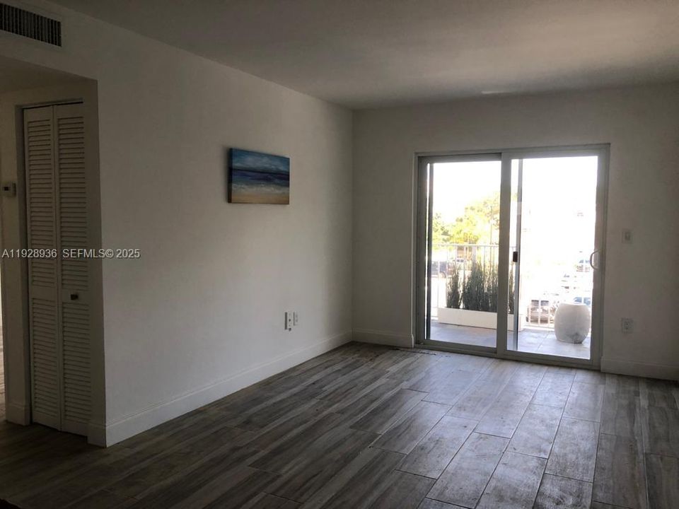 В аренду: $2,999 (2 спален, 1 ванн, 665 Квадратных фут)