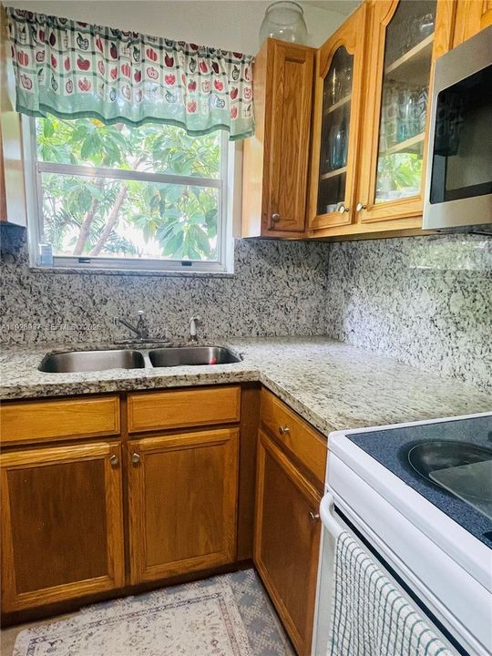 待售: $590,000 (3 贝兹, 2 浴室, 1469 平方英尺)