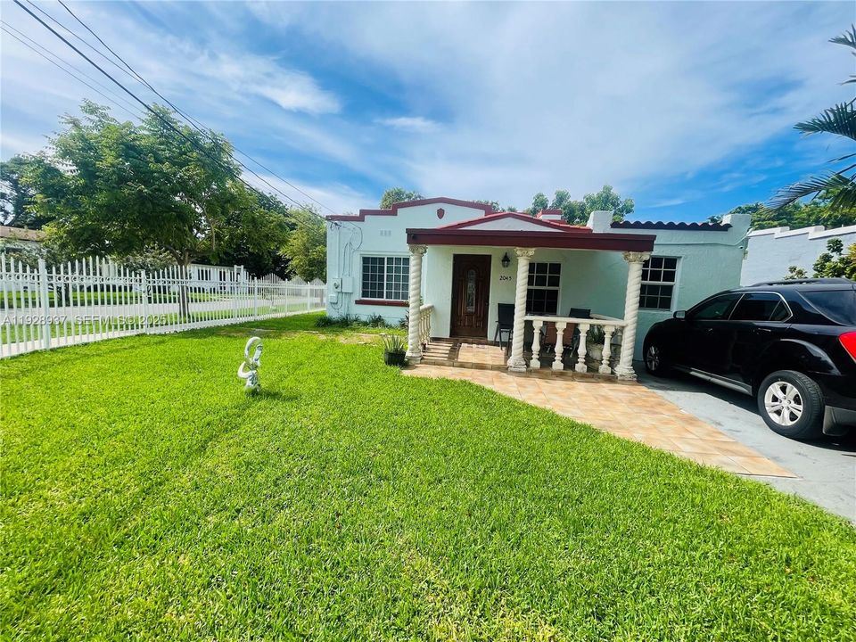 待售: $590,000 (3 贝兹, 2 浴室, 1469 平方英尺)