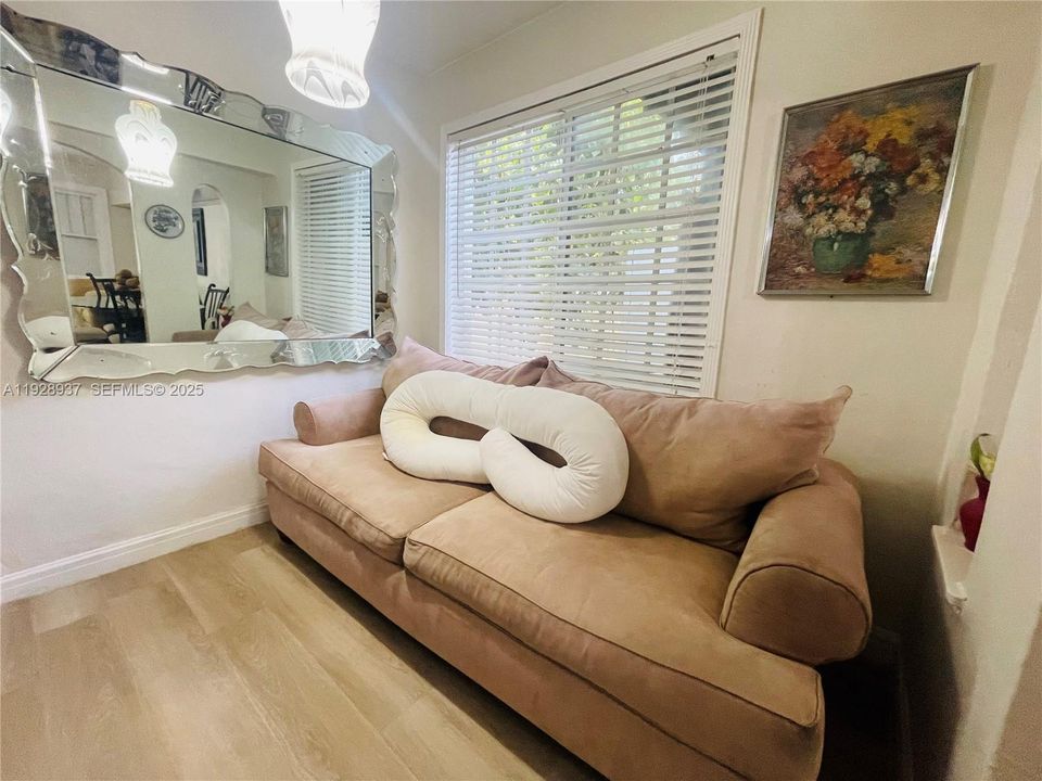 待售: $590,000 (3 贝兹, 2 浴室, 1469 平方英尺)