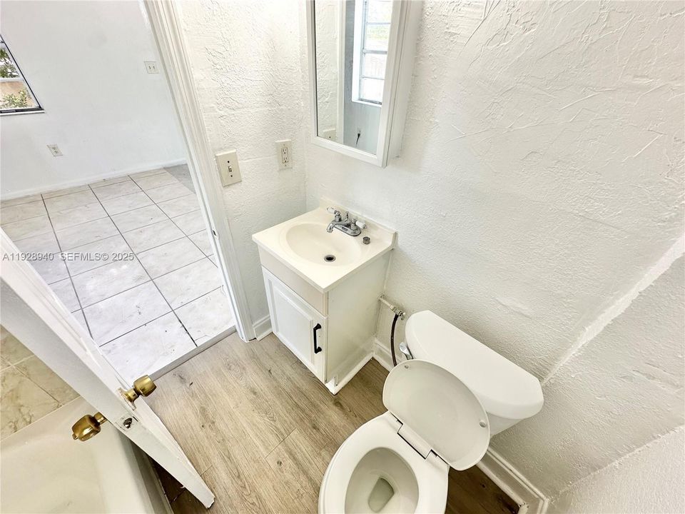 For Rent: $1,200 (0 beds, 1 baths, 400 Square Feet)