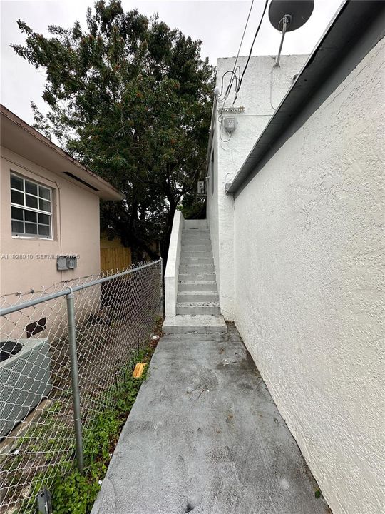 For Rent: $1,200 (0 beds, 1 baths, 400 Square Feet)