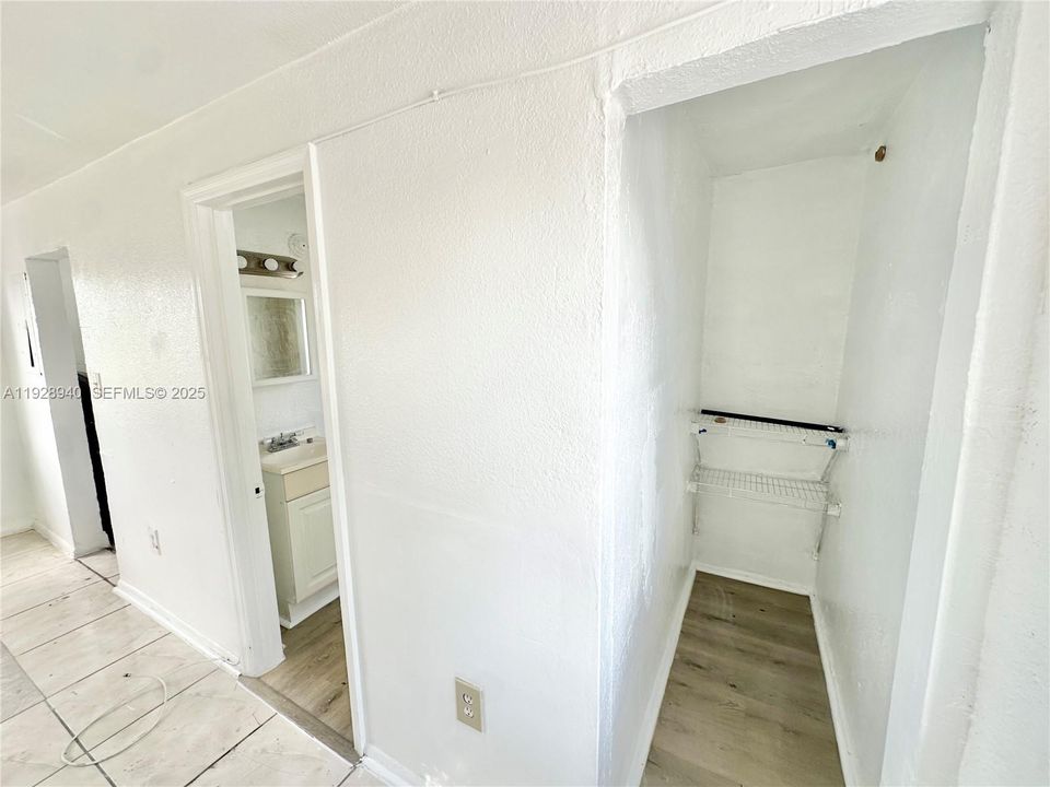 For Rent: $1,200 (0 beds, 1 baths, 400 Square Feet)