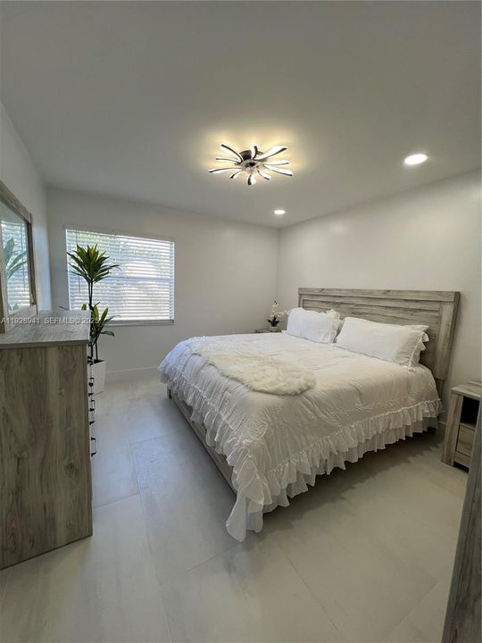 For Rent: $3,500 (2 beds, 2 baths, 907 Square Feet)