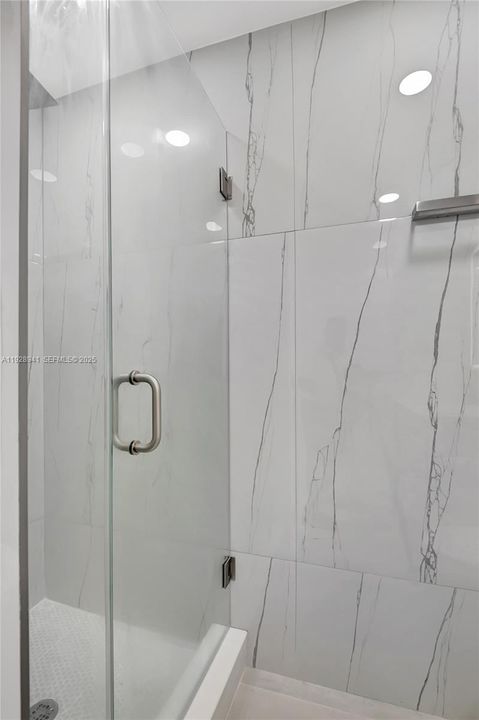 For Rent: $3,500 (2 beds, 2 baths, 907 Square Feet)