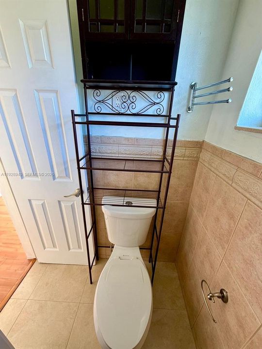 For Rent: $1,800 (1 beds, 1 baths, 450 Square Feet)