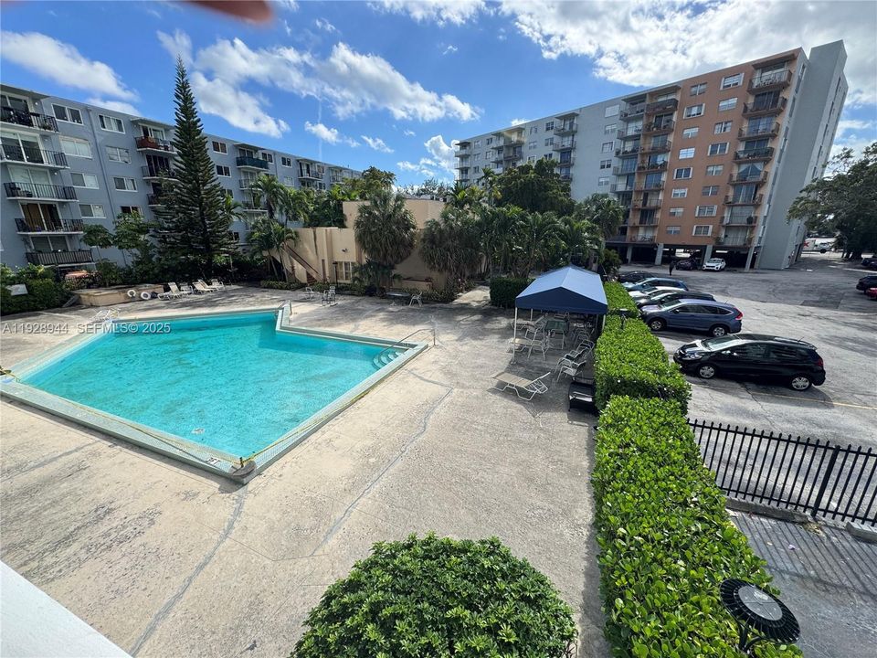 For Rent: $1,550 (0 beds, 1 baths, 576 Square Feet)