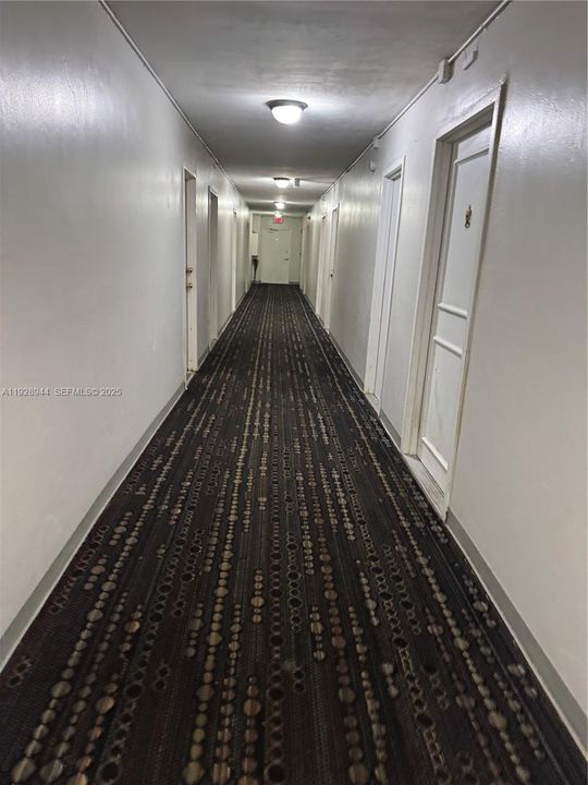 For Rent: $1,550 (0 beds, 1 baths, 576 Square Feet)