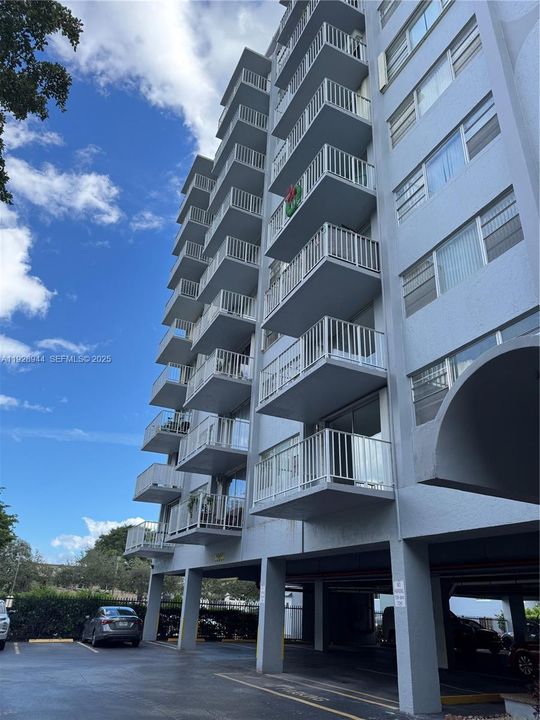 For Rent: $1,550 (0 beds, 1 baths, 576 Square Feet)