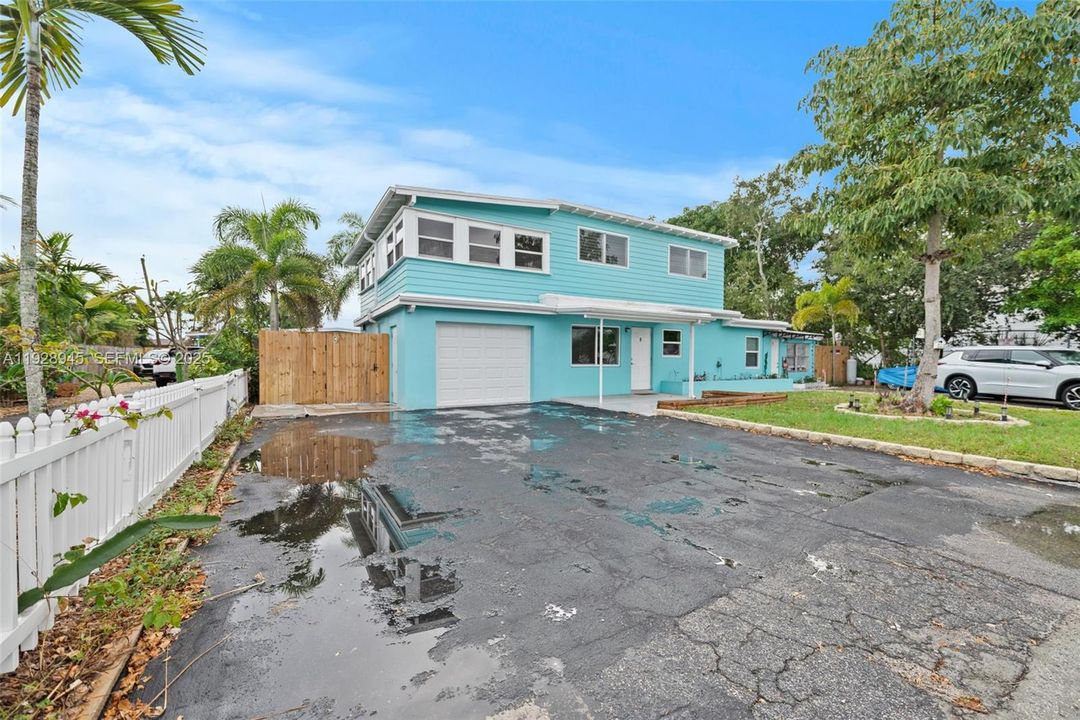 出租: $2,400 (2 贝兹, 1 浴室, 2165 平方英尺)