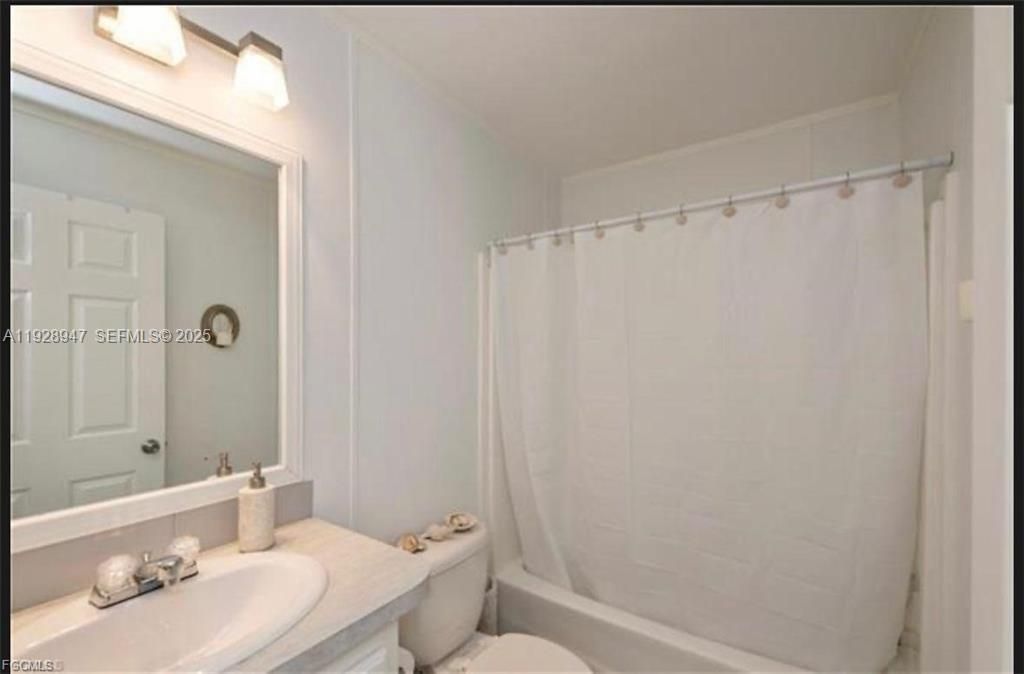 На продажу: $215,000 (2 спален, 2 ванн, 0 Квадратных фут)