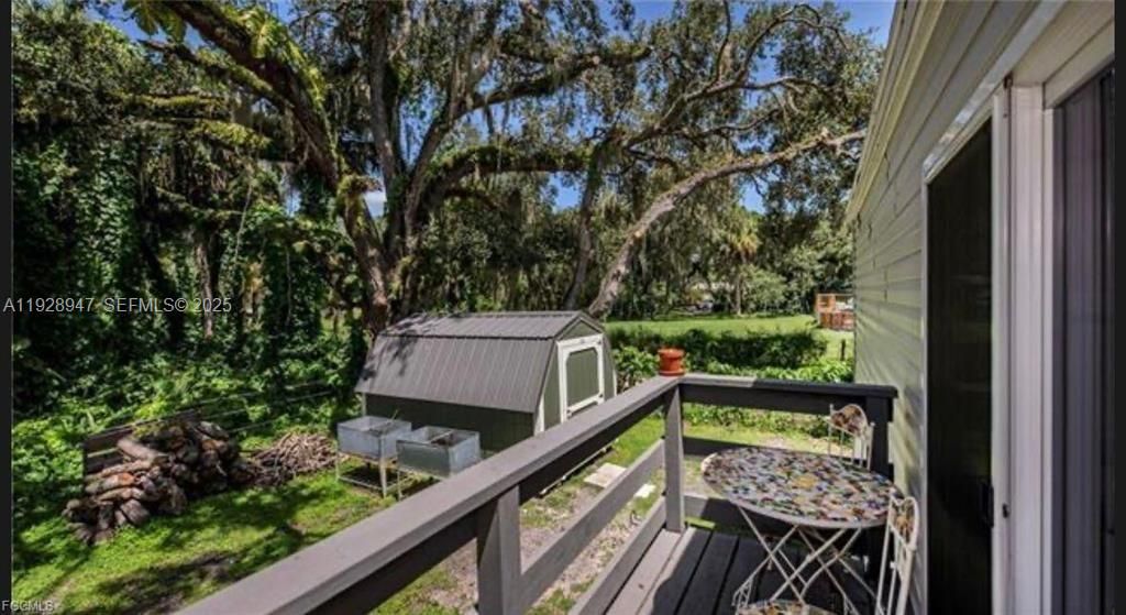 На продажу: $215,000 (2 спален, 2 ванн, 0 Квадратных фут)