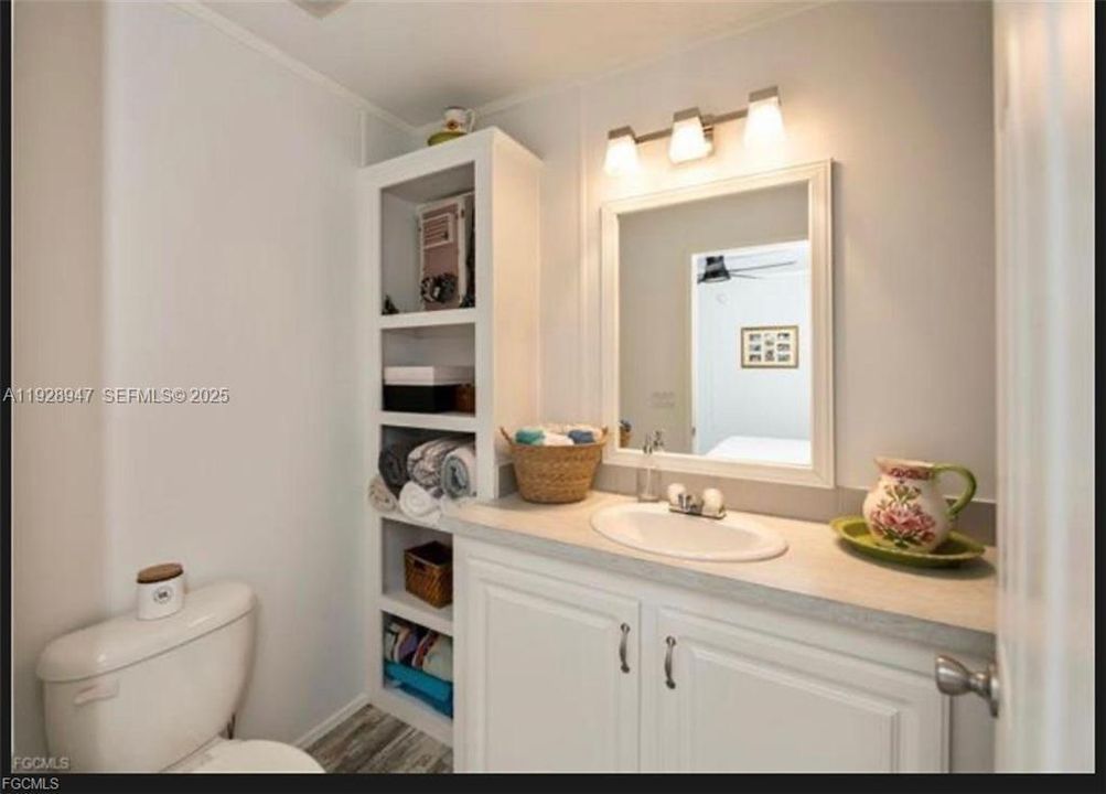 На продажу: $215,000 (2 спален, 2 ванн, 0 Квадратных фут)