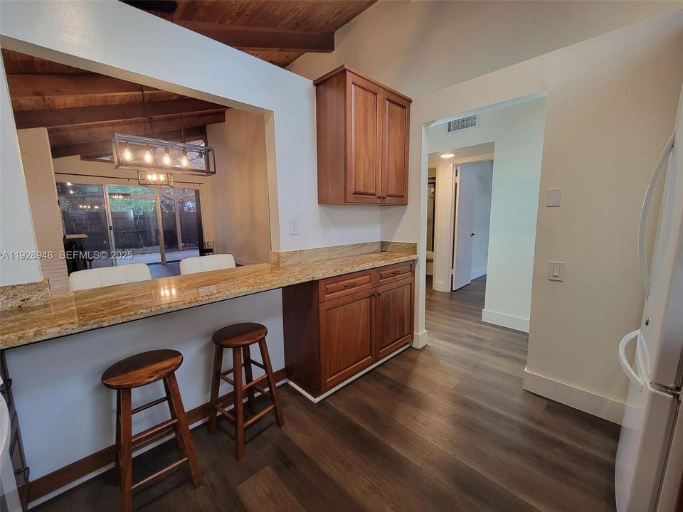 На продажу: $459,000 (2 спален, 2 ванн, 1080 Квадратных фут)