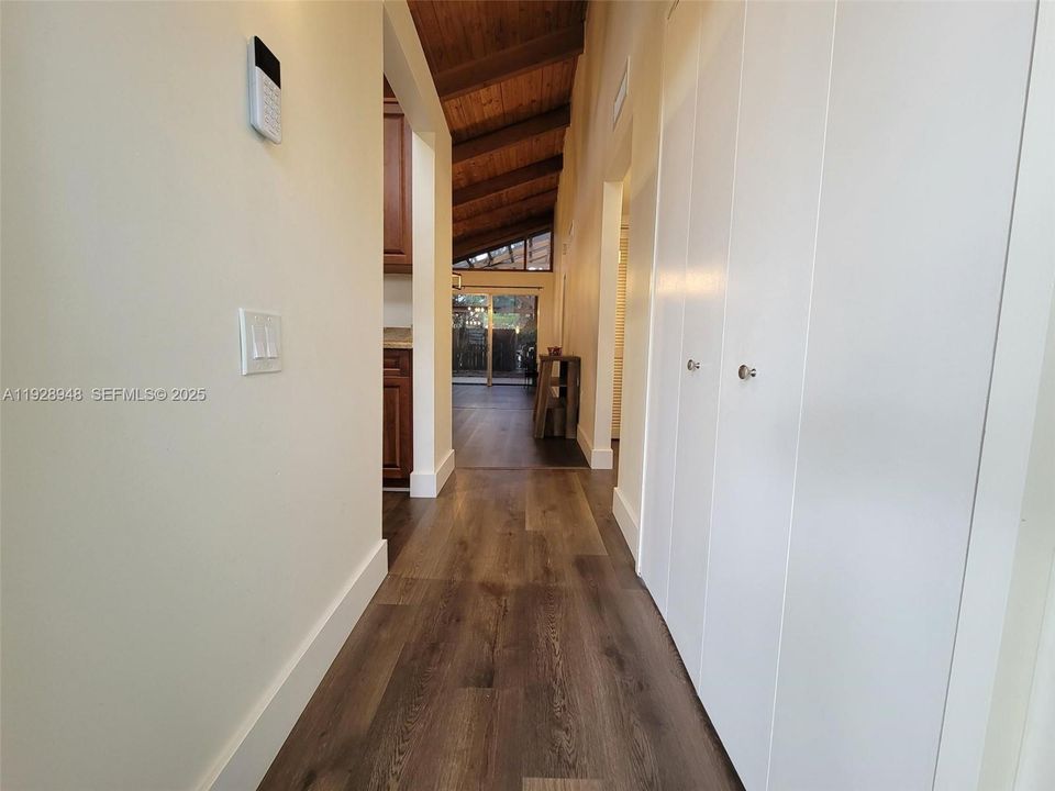 На продажу: $459,000 (2 спален, 2 ванн, 1080 Квадратных фут)