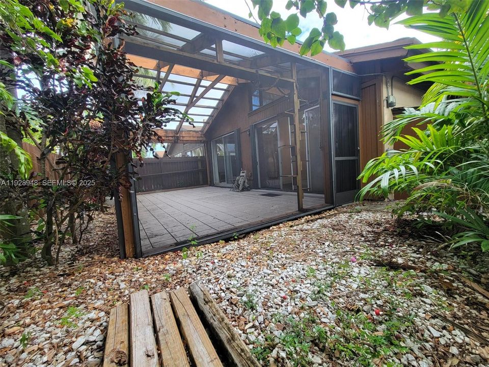 На продажу: $459,000 (2 спален, 2 ванн, 1080 Квадратных фут)