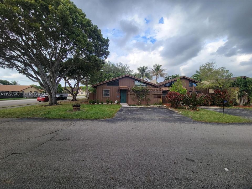 На продажу: $459,000 (2 спален, 2 ванн, 1080 Квадратных фут)