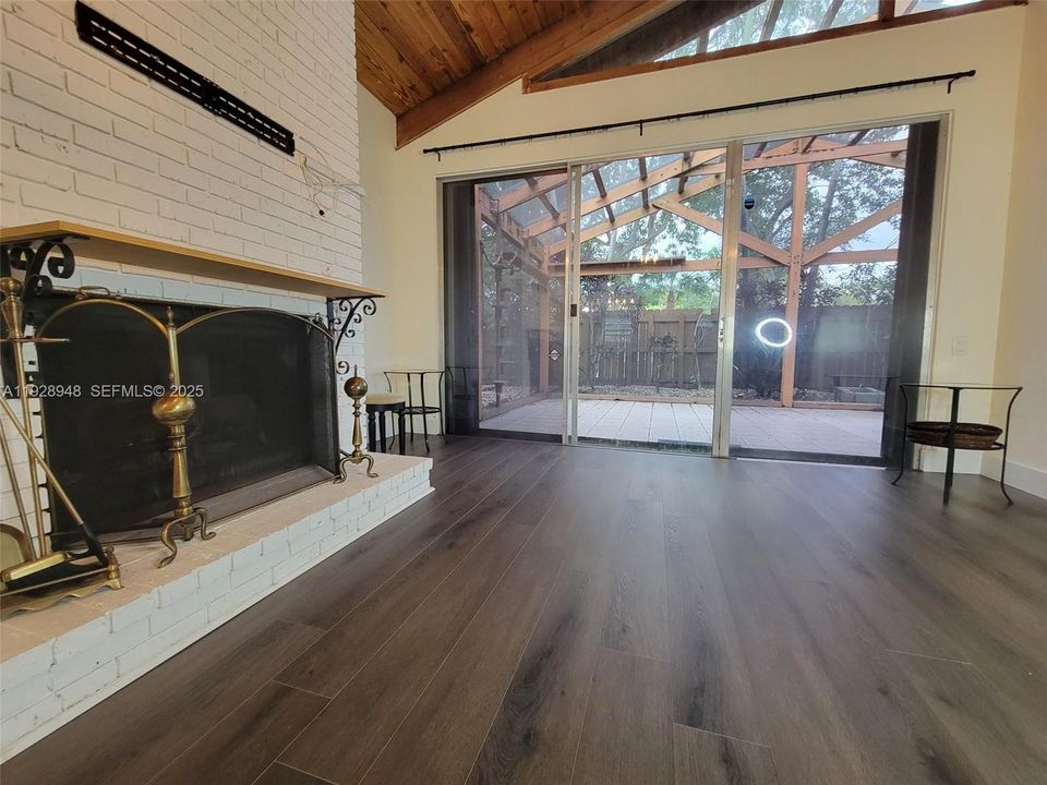 На продажу: $459,000 (2 спален, 2 ванн, 1080 Квадратных фут)