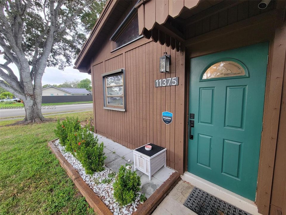 На продажу: $459,000 (2 спален, 2 ванн, 1080 Квадратных фут)